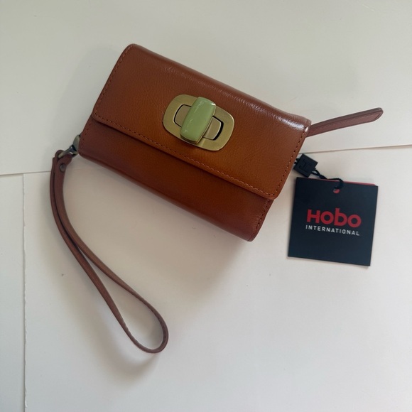 NWT Hobo Cognac Brown Leather Green Kiss Lock Trifold Wallet Case Wristlet Purse - Picture 1 of 7